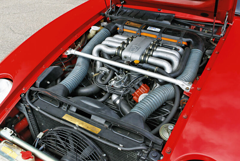 Porsche 928, Motor