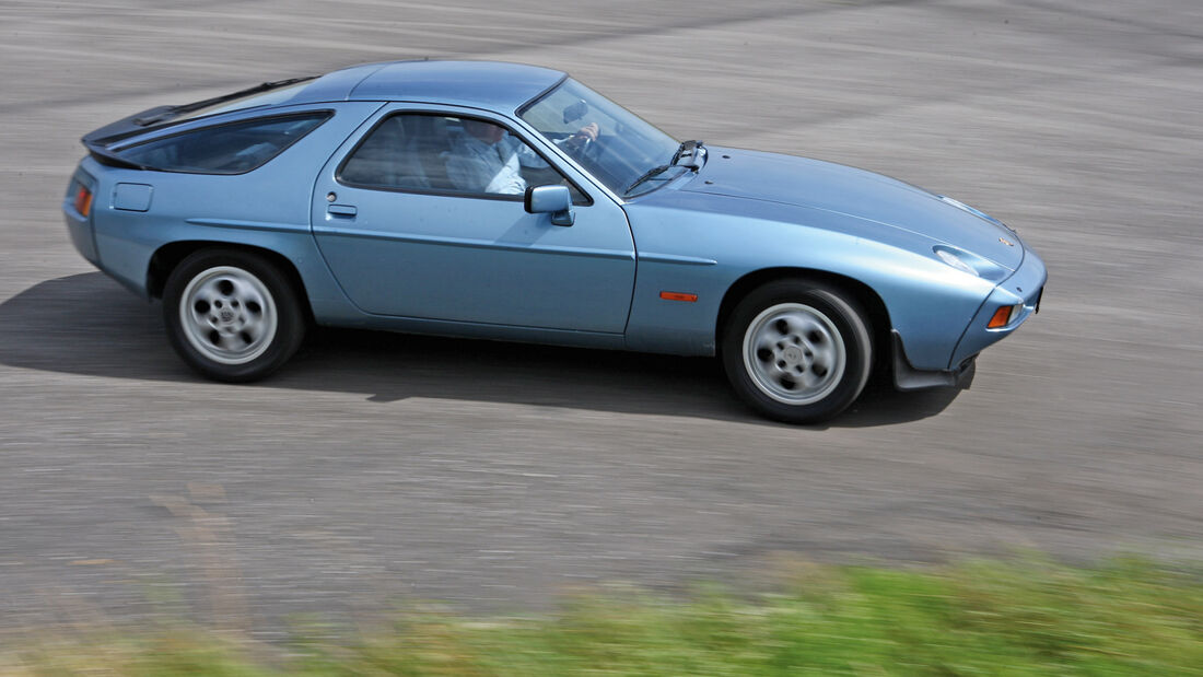 Porsche 928 S, Seitenansicht 