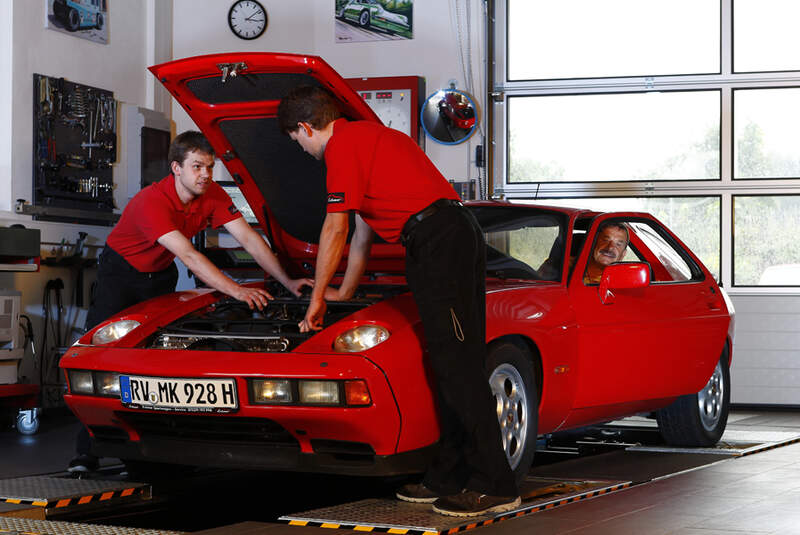 Porsche 928 S, Werkstatt