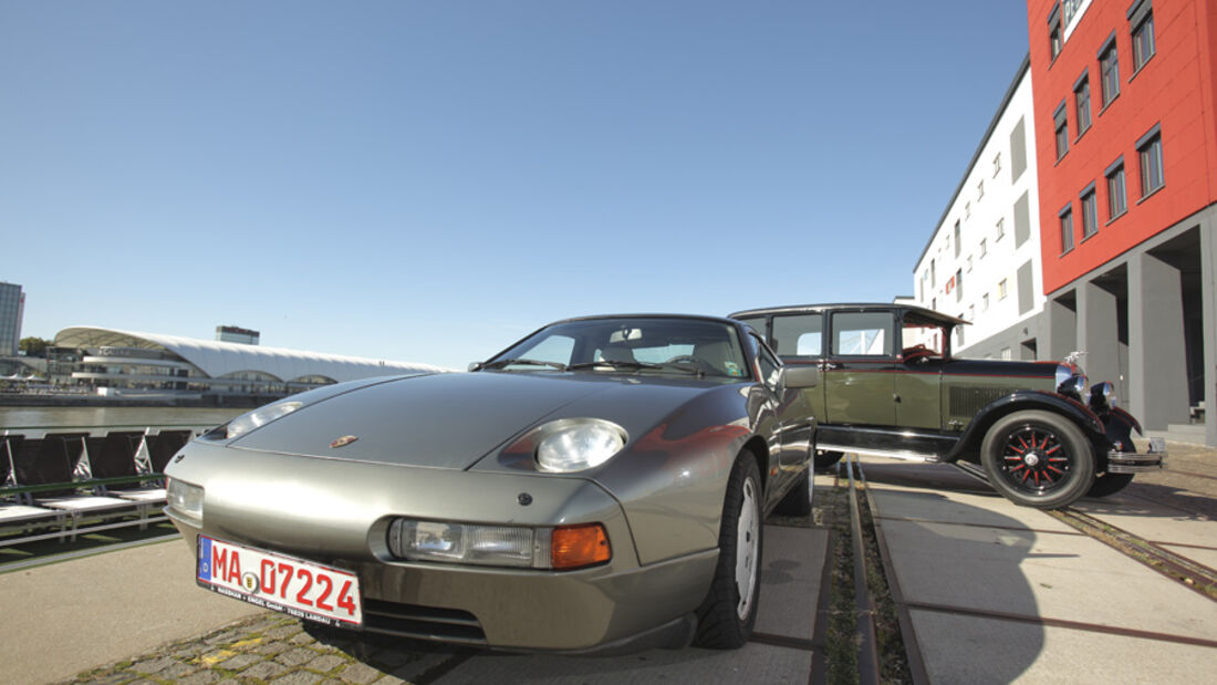 Porsche 928 S4