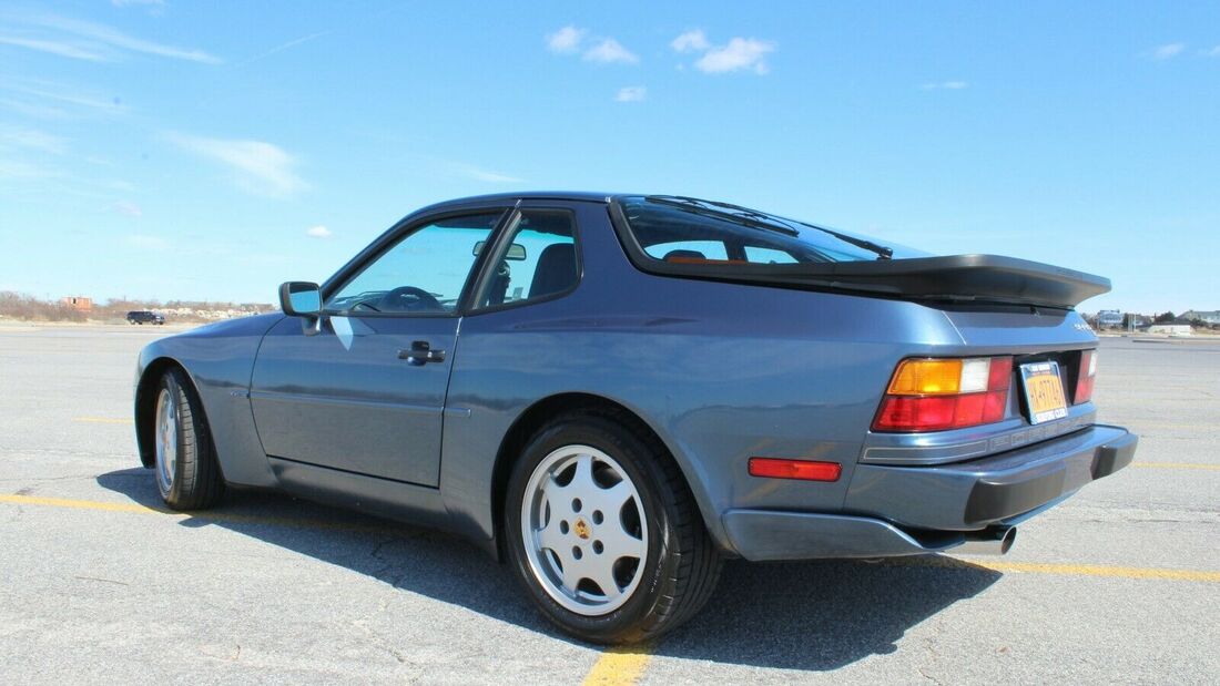 Porsche 944 (1990) mit 2.000 Meilen