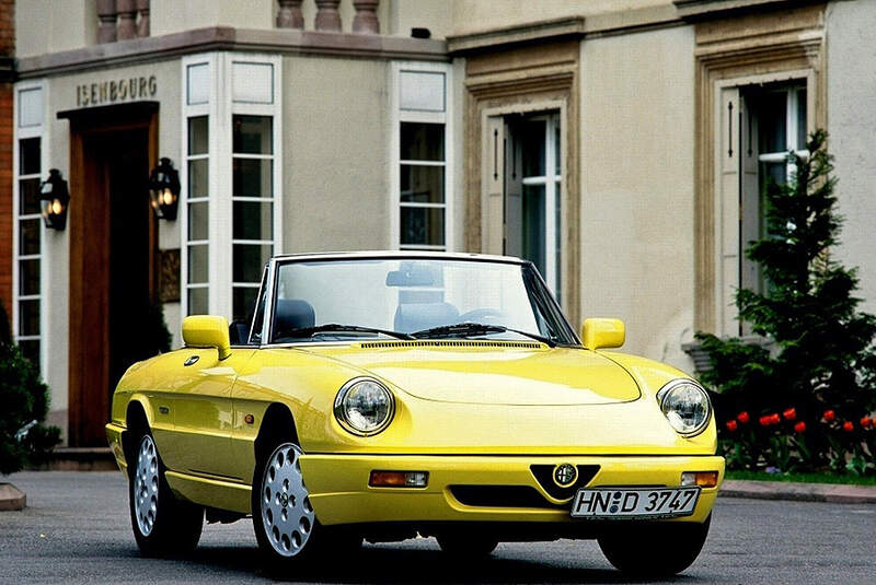 Porsche 944 Cabrio, Mazda MX-5, Alfa Romeo Spider 