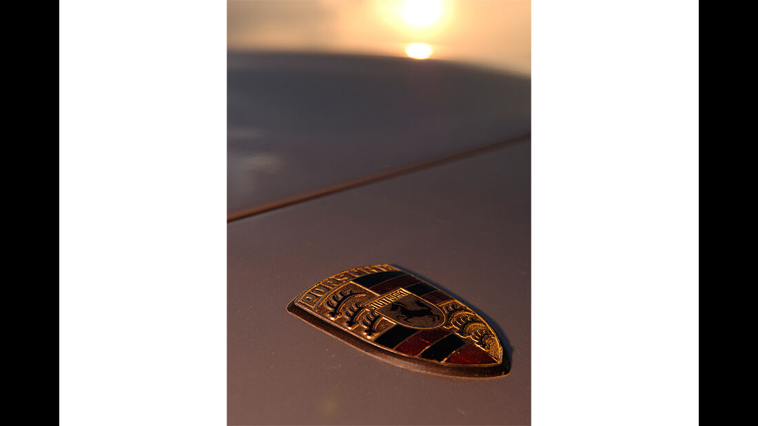 Porsche 944 - Emblem