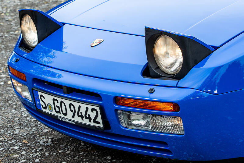Porsche 944, Front