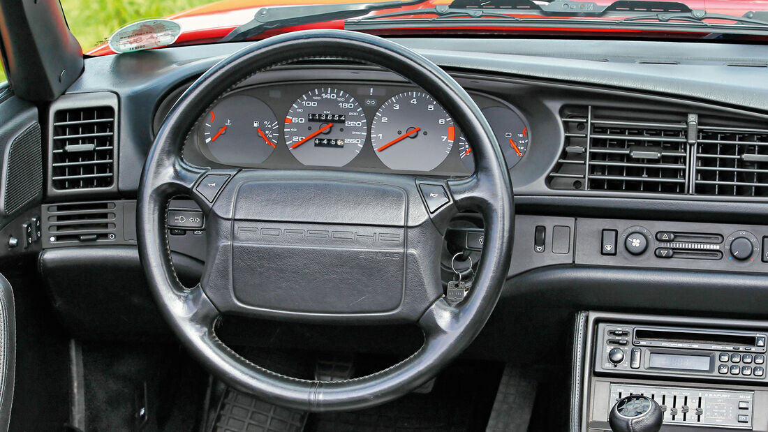 Porsche 944 S2 Cabrio, Cockpit, Lenkrad