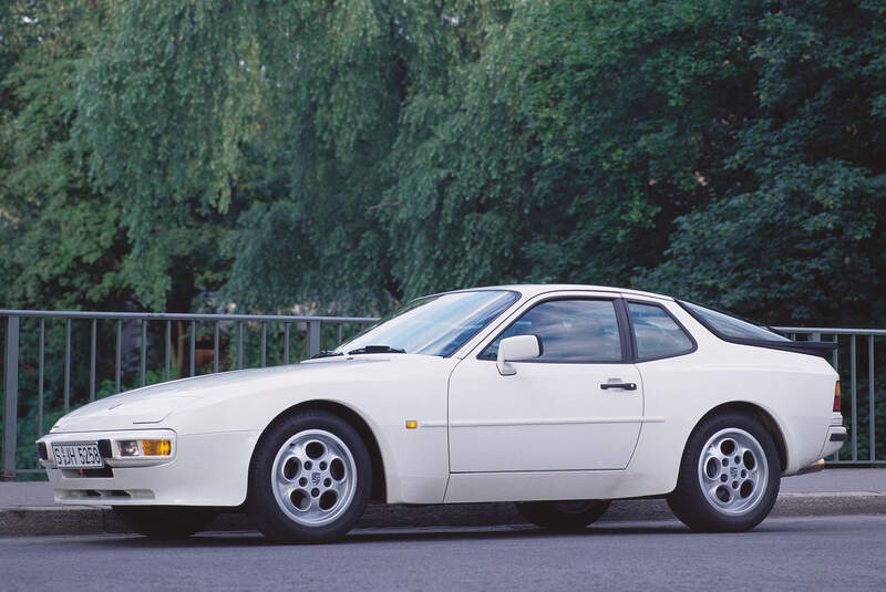 Porsche 944