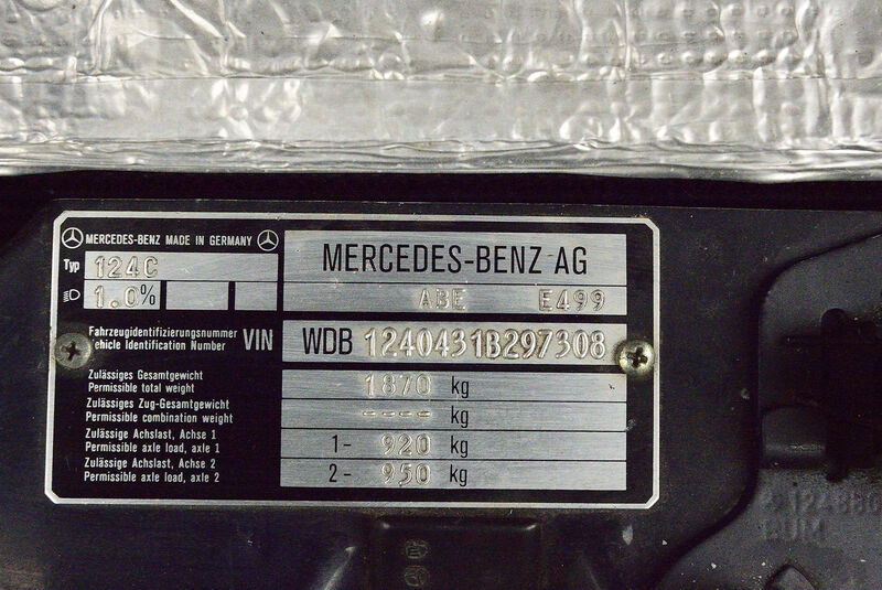 Porsche 989 Mule Mercedes C124 (1990)