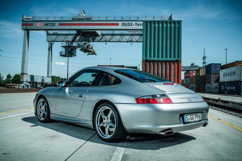 Porsche 996, Heckansicht