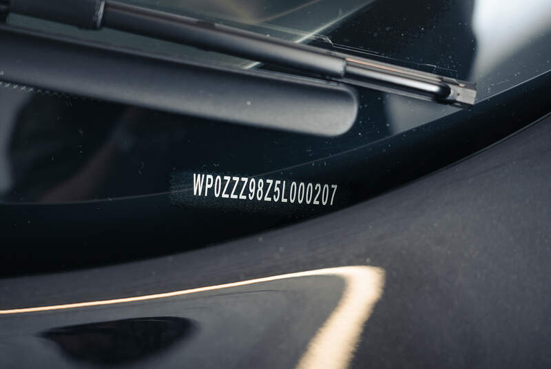 Porsche Carrera GT (2005) Basaltschwarz Metallic