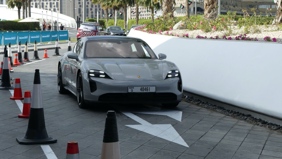 Porsche - Carspotting - GP Abu Dhabi - 12. Dezember 2021