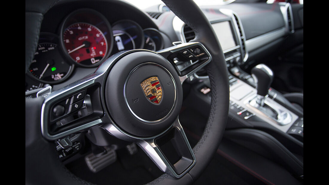 Porsche Cayenne GTS 2015, Cockpit, Lenkrad