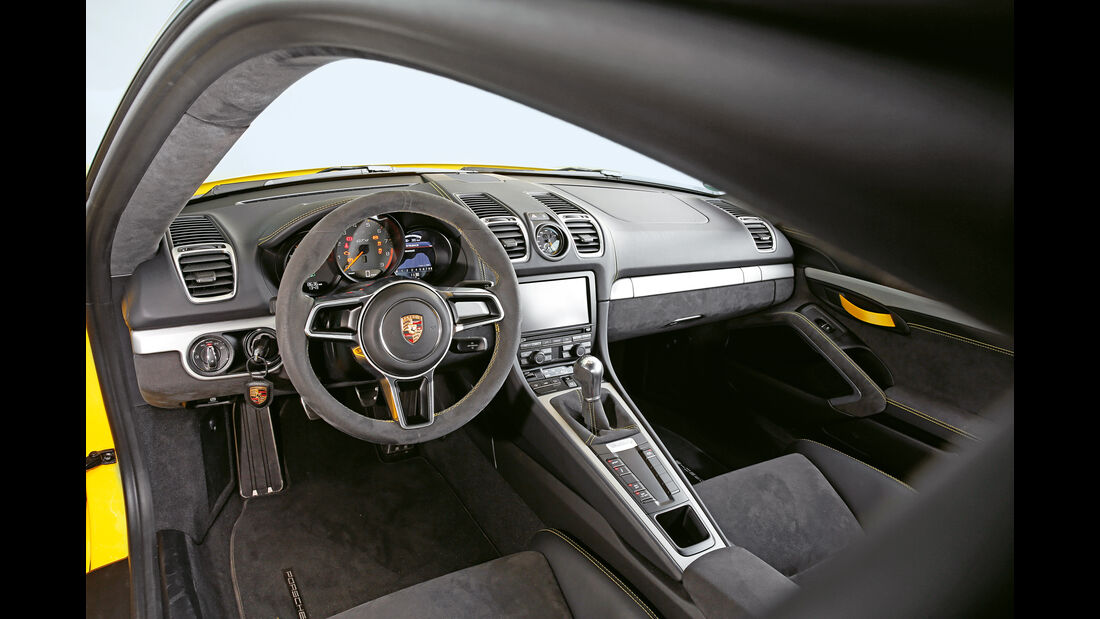 Porsche Cayman GT4, Cockpit