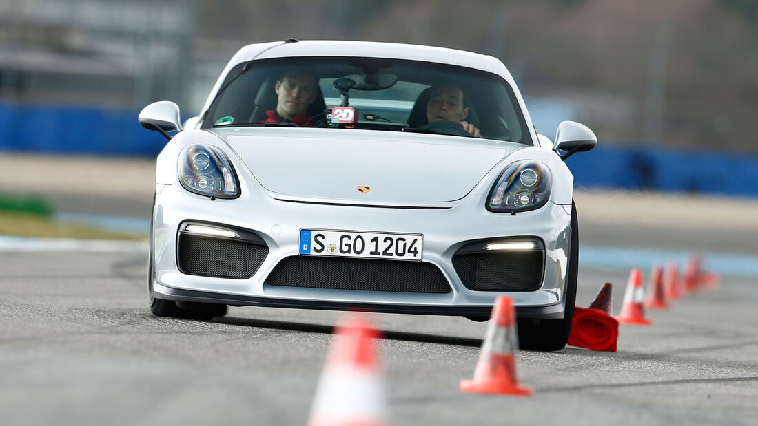 Porsche Cayman GT4, Frontansicht, Slalom