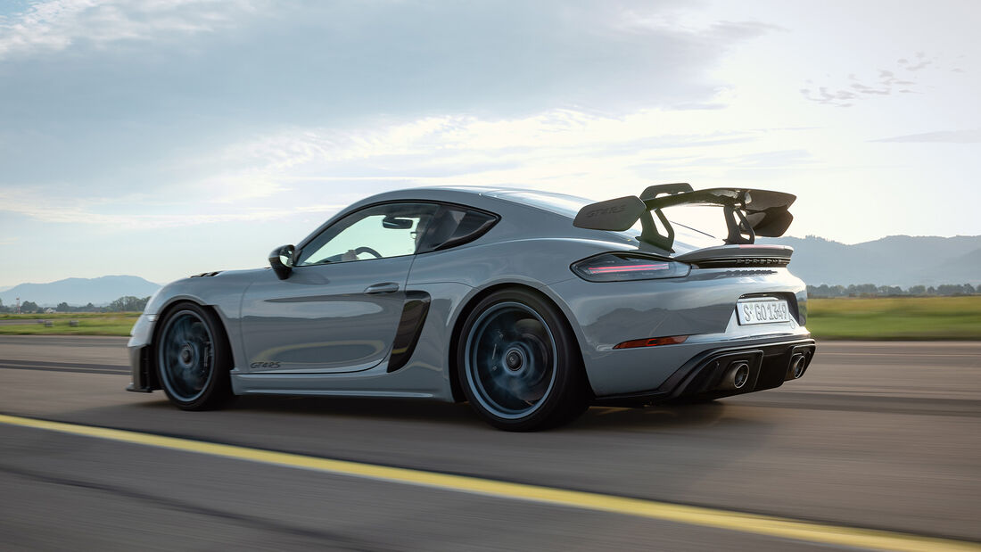 Porsche Cayman GT4 RS