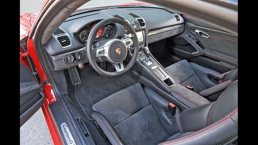 Porsche Cayman GTS, Cockpit