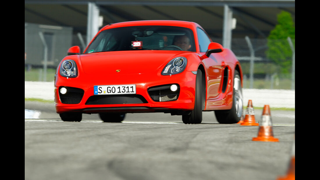 Porsche Cayman S, Frontansicht, Slalom