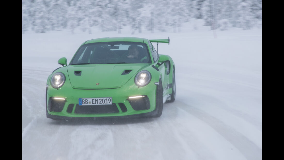 Porsche GT3 RS Mitfahrt Röhrl Finnland Schnee 2018 SPERRFRIST 21.02.2018 / 00.01 Uhr