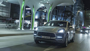 Porsche Macan Auf Der Auto China 2014 Macan Mit