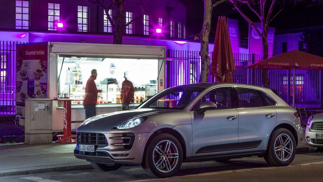 Porsche Macan Turbo, Seitenansicht, Grillbude