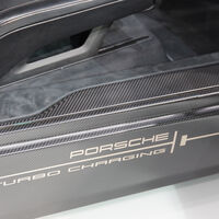 Porsche Mission E Sitzprobe