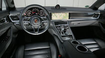 Porsche Panamera 4S, Cockpit