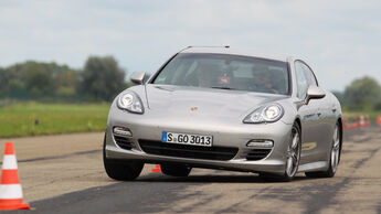 Porsche Panamera Diesel, Front, Slalom