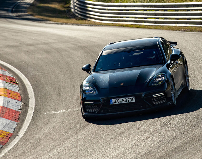 Porsche Panamera Turbo Mit 820 Ps Auf Dem Ring Auto Motor