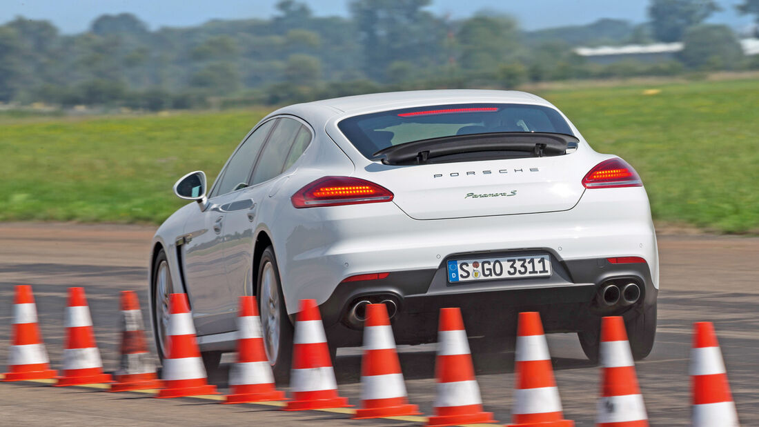 Porsche Panamera S E-Hybrid, Heckansicht, Bremstest