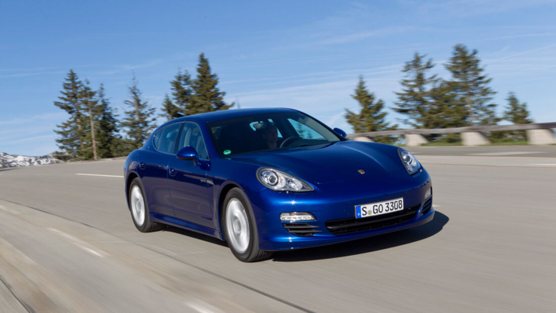 Porsche Panamera S Hybrid, Frontansicht, Fahrt, Bergstraße