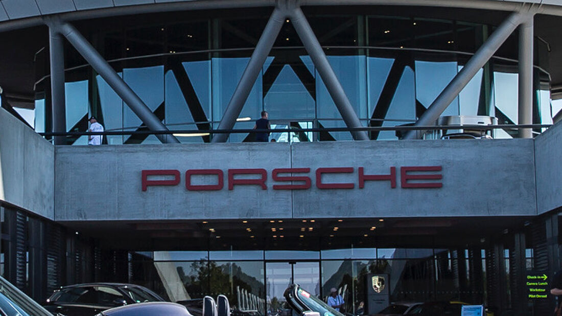 Porsche-Schriftzug, Werk Leipzig