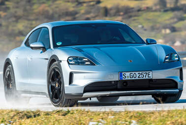 Dieser E-Porsche ist schnell und kommt weit