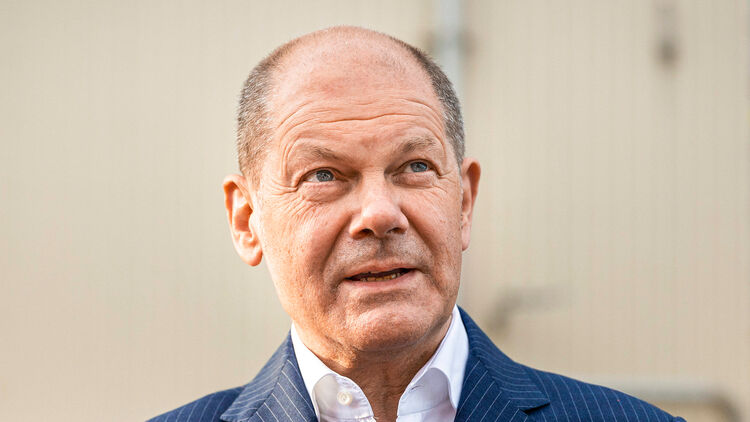 Olaf Scholz Die Zukunft Gehort Den Elektrischen Antrieben Auto Motor Und Sport