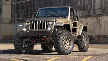 Quadratec 30th Anniversary Jeep Wrangler YJL Sahara