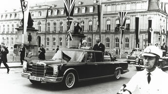 Queen Elizabeth II. Kurt Georg Kiesinger (1965) Stuttgart Neues Schloss