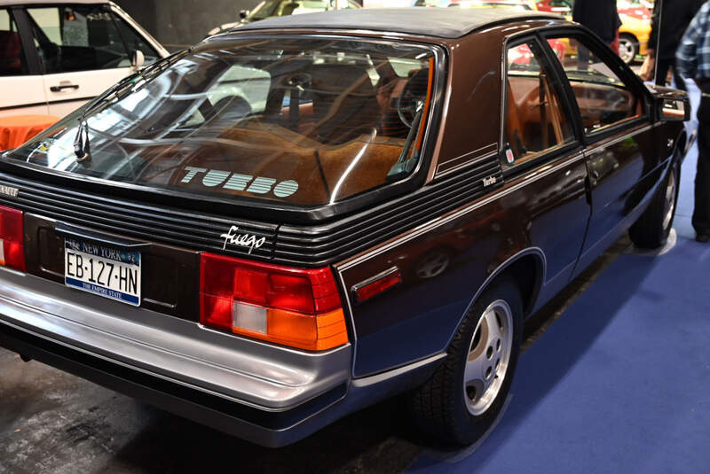 Rétromobile 2026 Markt Renault Fuego