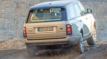 Range Rover 4.4 SDV8 Vogue, Heckansicht, Gelände