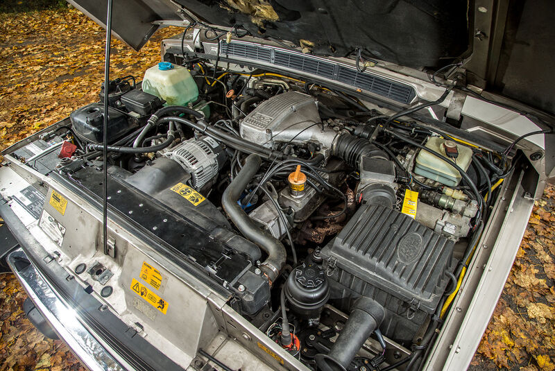 Range-Rover-I-V8-im-Motor