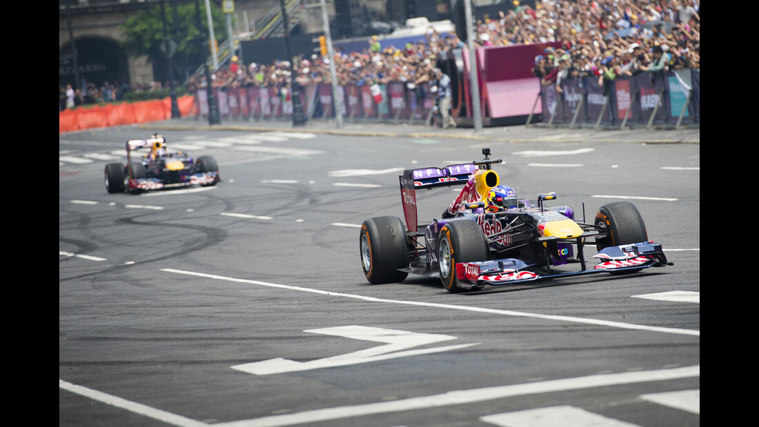 Red Bull - F1-Show - Mexiko - 2015 - Ricciardo & Sainz
