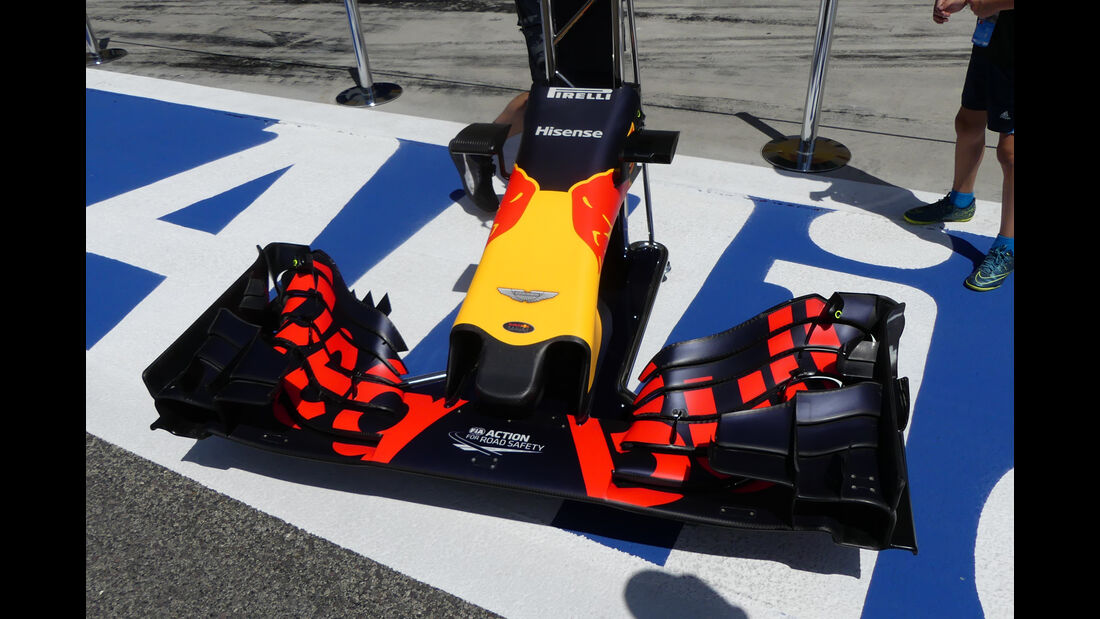 Red Bull - Formel 1 - GP Bahrain - 2. April 2016