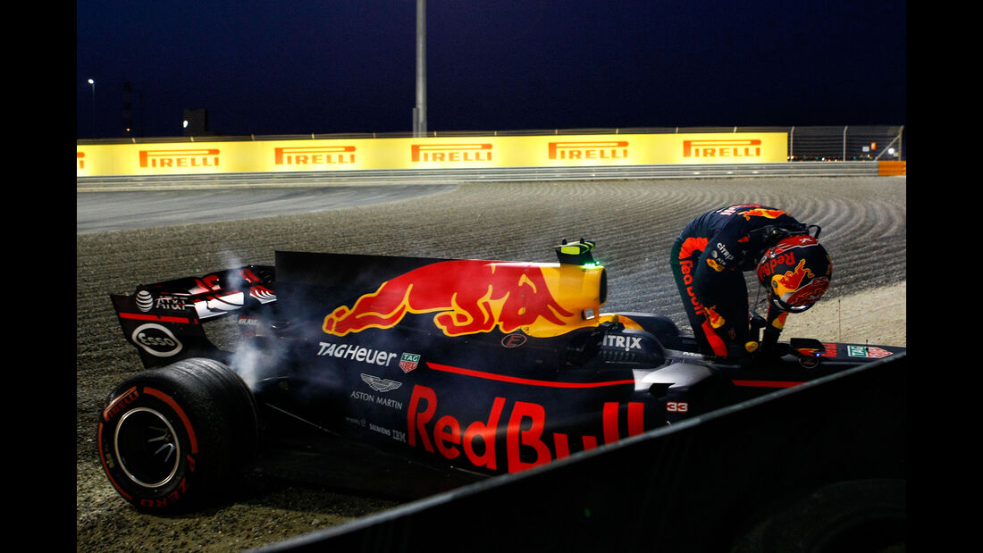 Red Bull - Max Verstappen - Crash - GP Bahrain - Formel 1 - 2017