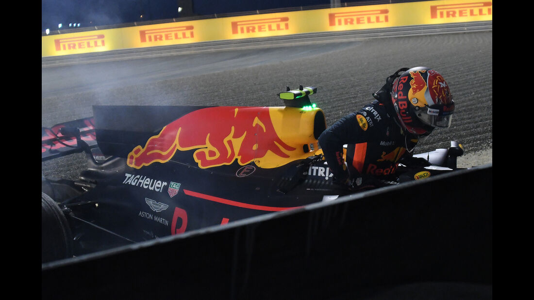 Red Bull - Max Verstappen - Crash - GP Bahrain - Formel 1 - 2017