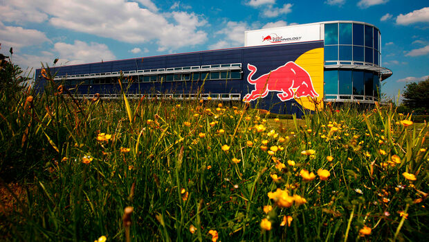 Red Bull - Milton Keynes - Fabrik 