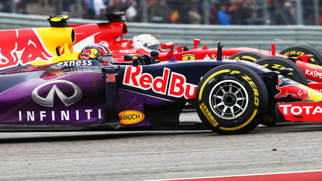 Red Bull RB11 - Formel 1 (2015) - Bargeboard