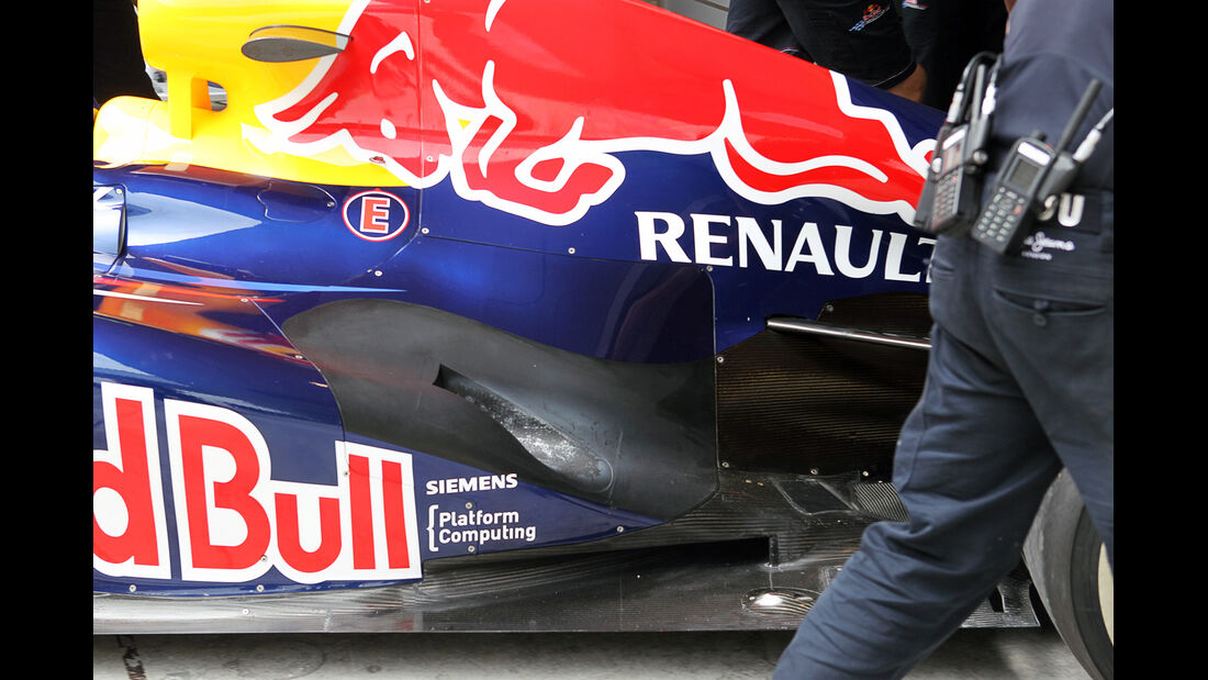 Red Bull RB8 Webber Auspuff GP China 2012