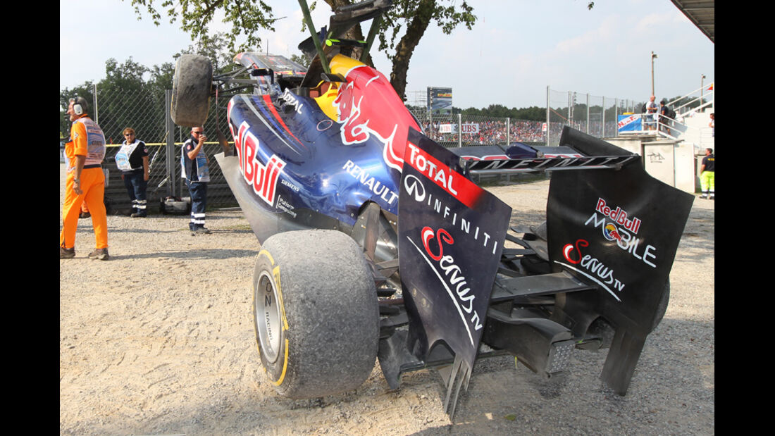 Red Bull Webber Crash GP Italien Monza 2011