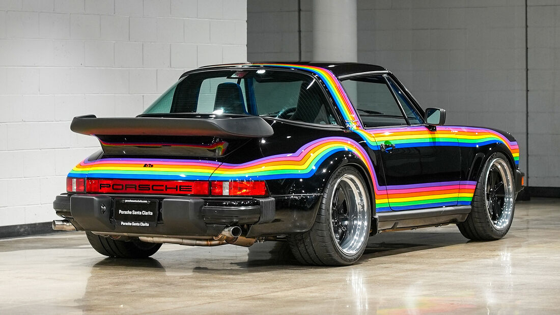 Regenbogen Porsche 911 Turbo-Traga Hybrid Umbau