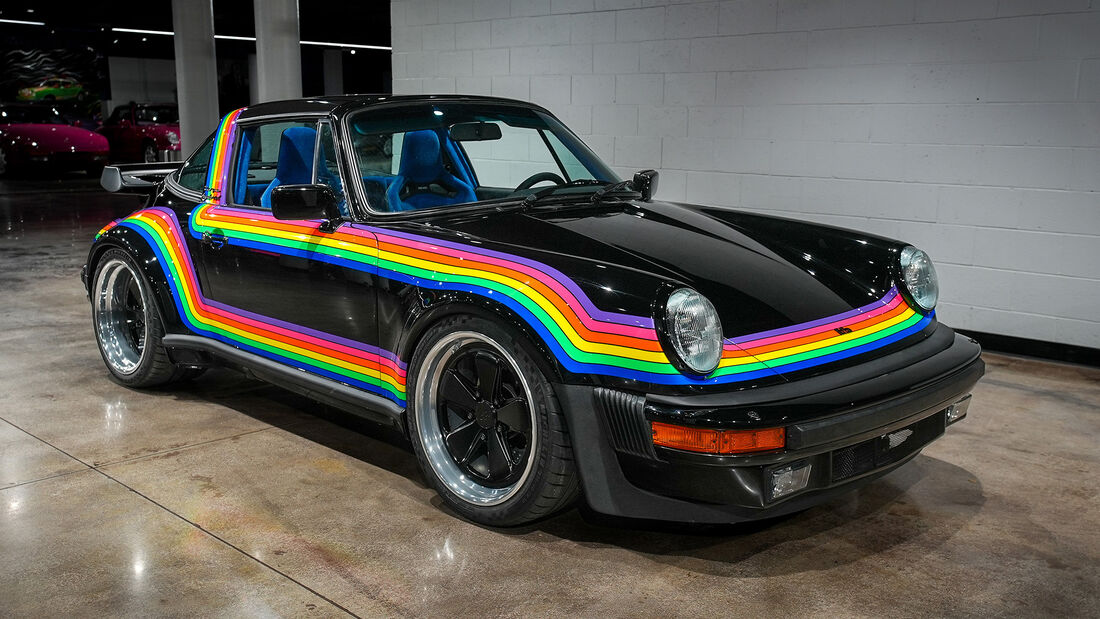 Regenbogen Porsche 911 Turbo-Traga Hybrid Umbau