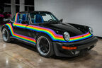 Regenbogen Porsche 911 Turbo-Traga Hybrid Umbau