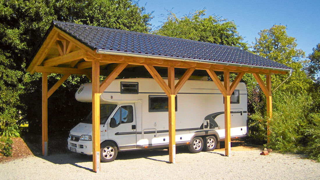 Reisemobil mit Carport