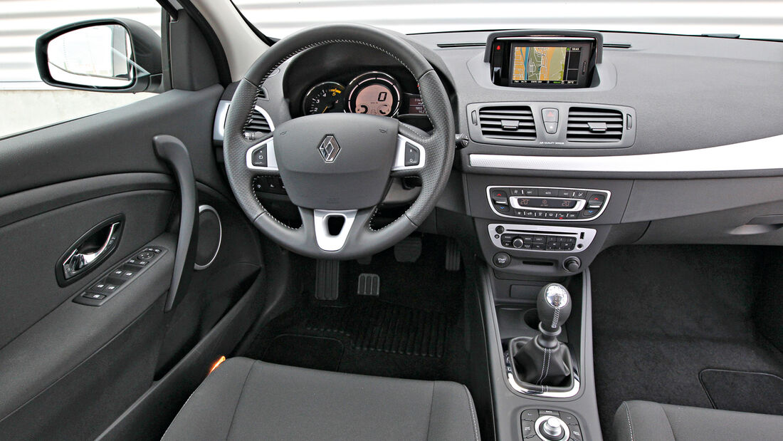 Renault Mégane Grandtour Energy dCi 110, Cockpit, Lenkrad